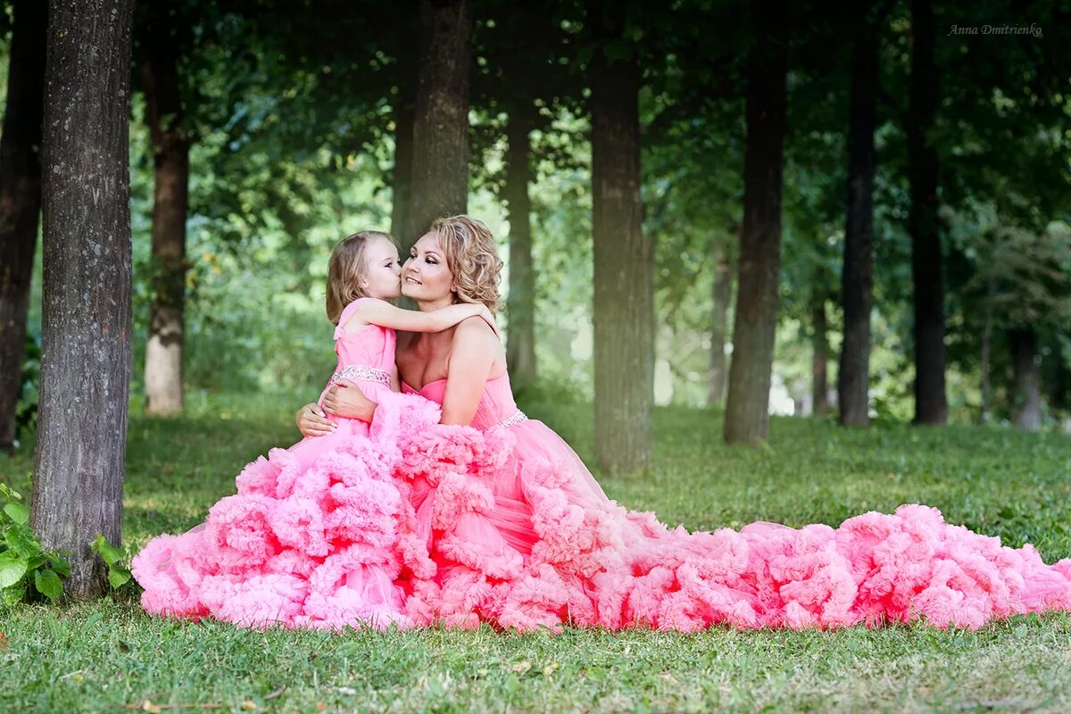 Пришла на фотосессию. Платье облако. Фотосессия ребенка в пышном розовом платье. Платье облако для фотосессии. Фотосессия в розовых платьях с детьми.
