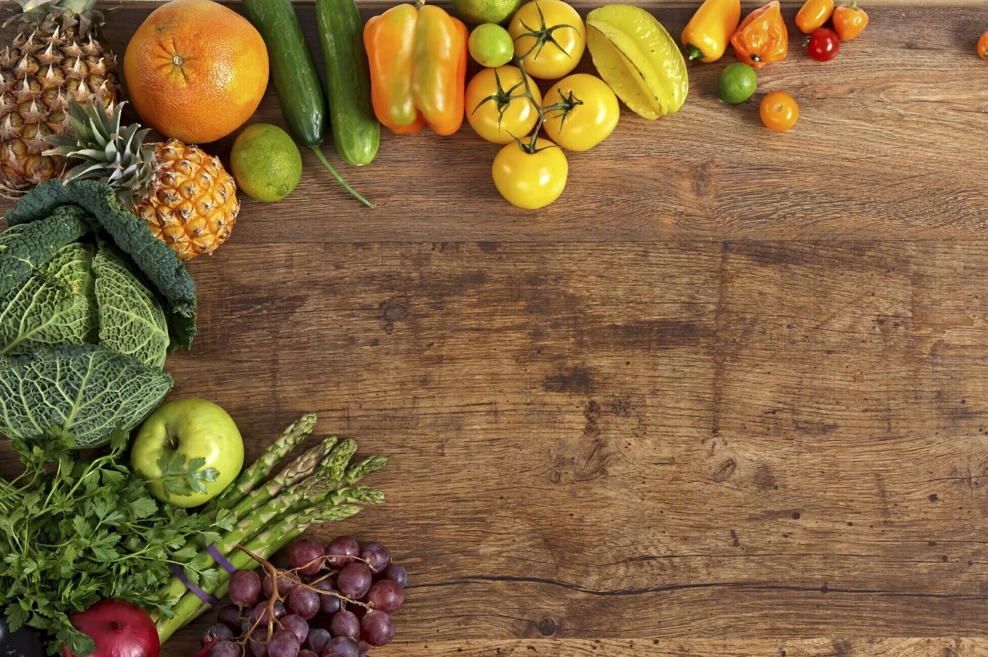 цветные овощи. овощи фон. яркие фрукты и овощи. фон для продуктового магазина. красивые овощи.