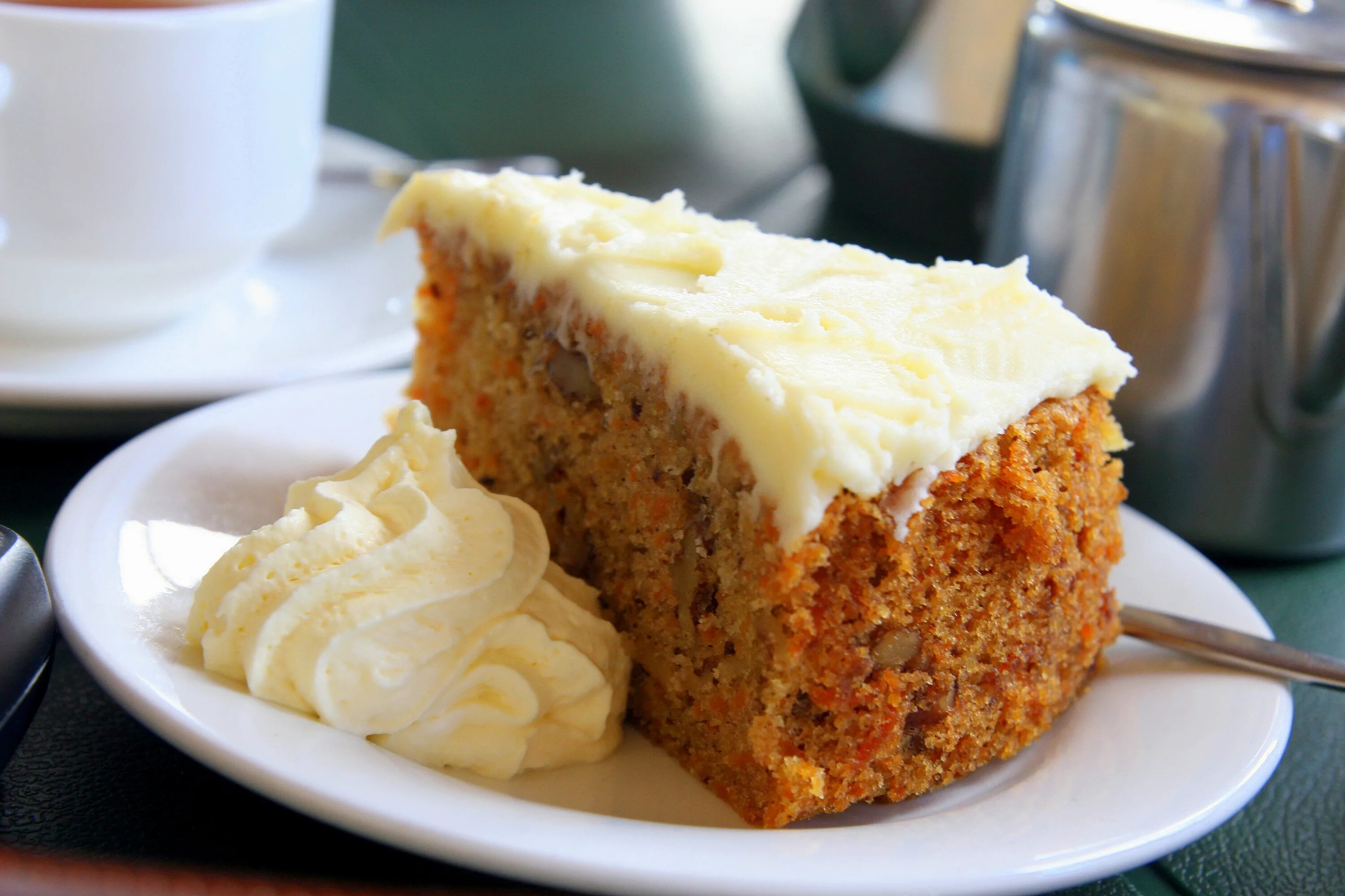 десерты с овощами. десерты из овощей. витаминный фруктовый салат. морковные сырники со сметаной. овощные десерты.