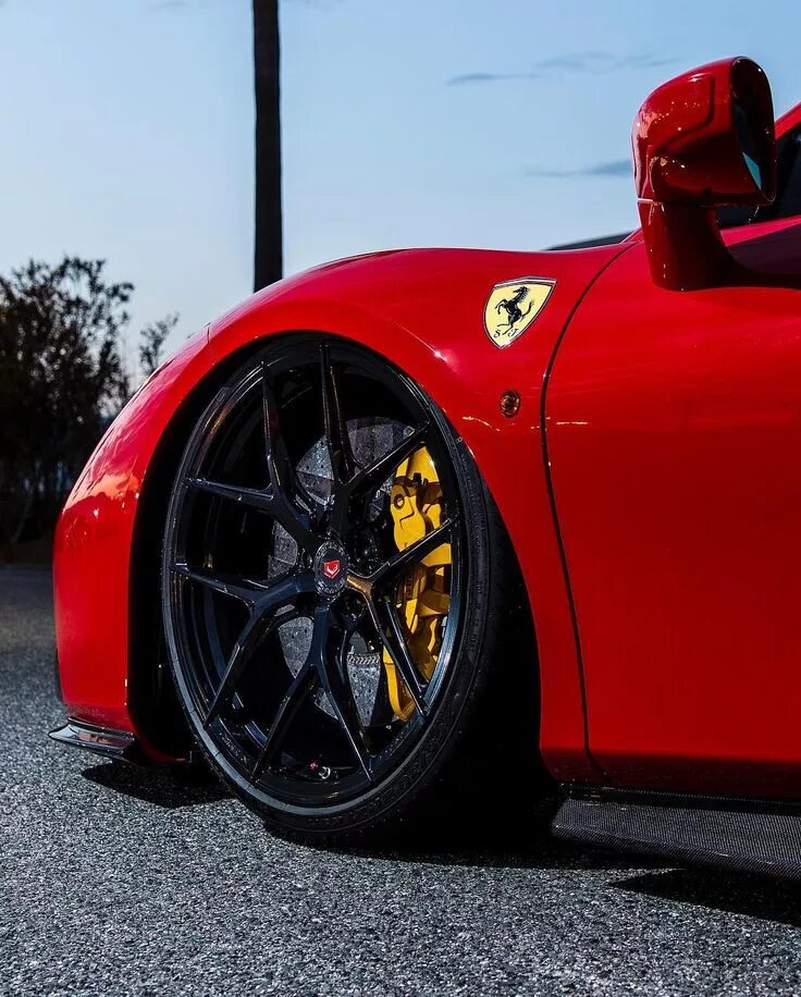 Ferrari wheels. Диски ferrari. Диски ferrari 458. Диски ferrari. Итальянские диски enzo на ferrari.