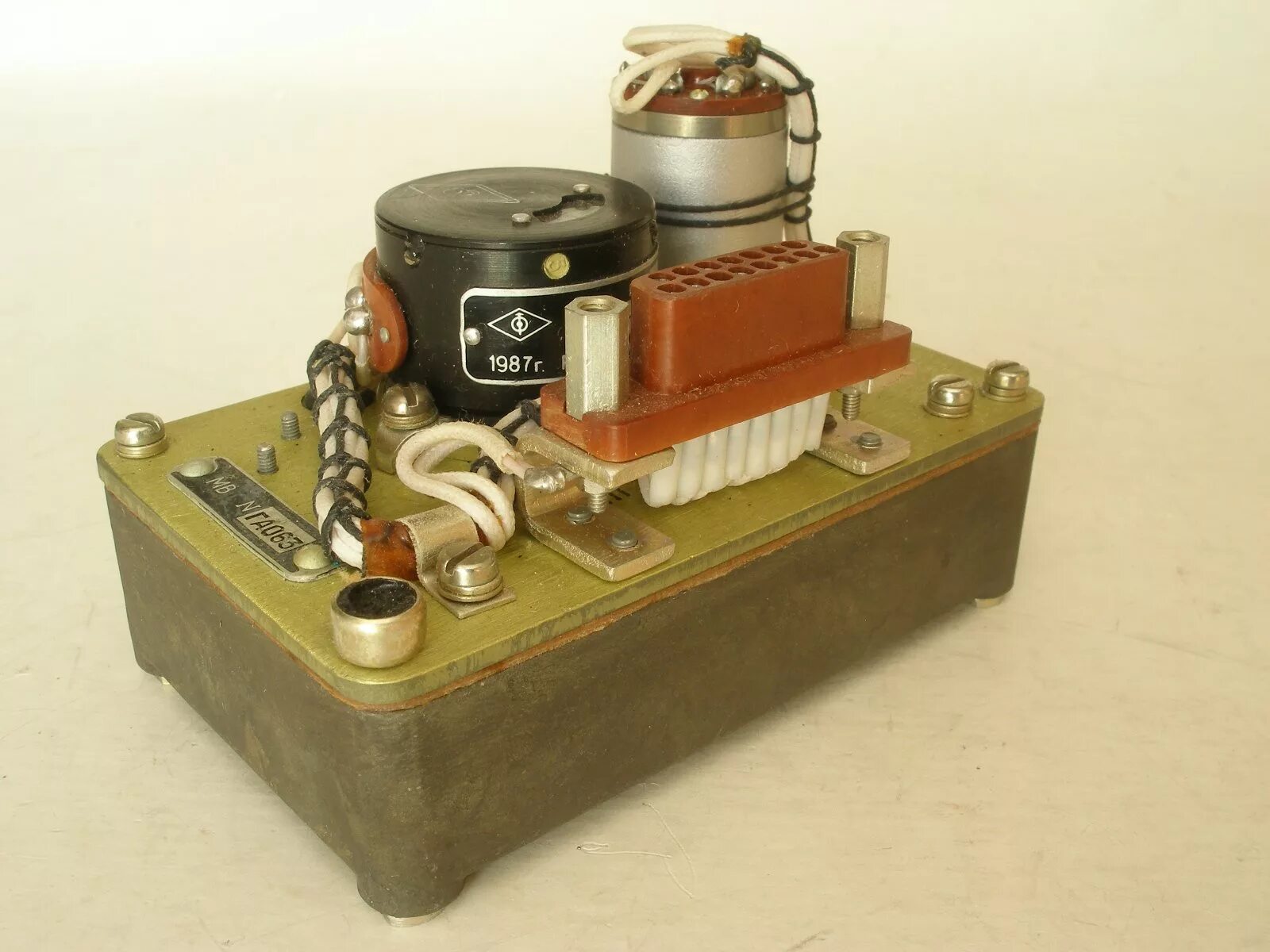 Где стоит потенциометр. Потенциометр сп3-40 м22к80. Потенциометр b103df 5k. Потенциометр с кнопкой cts. Где стоит потенциометр.