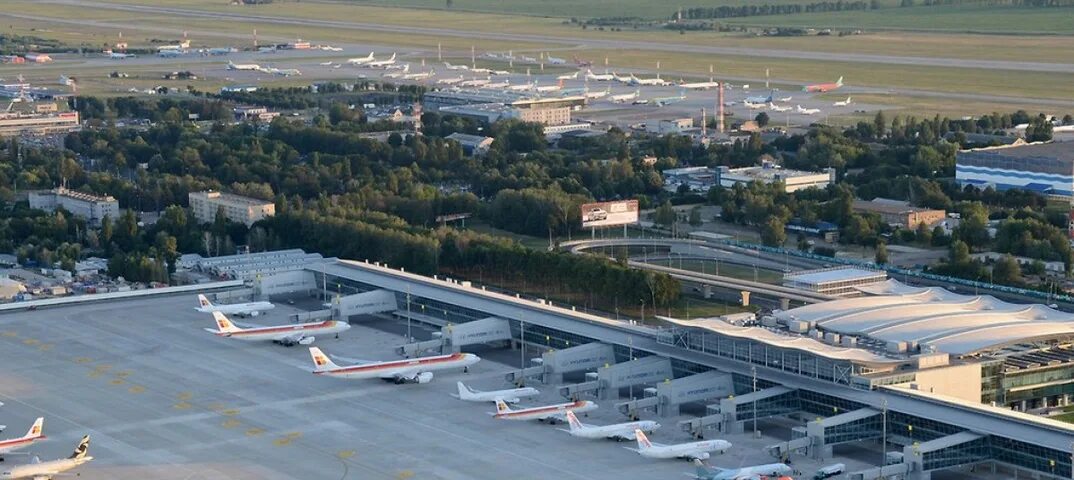 Эх аэропорт гостомель. Gostomel Airoport. Аэропорт Днепропетровск. Аэропорт Гостомель. Антонов (аэропорт).