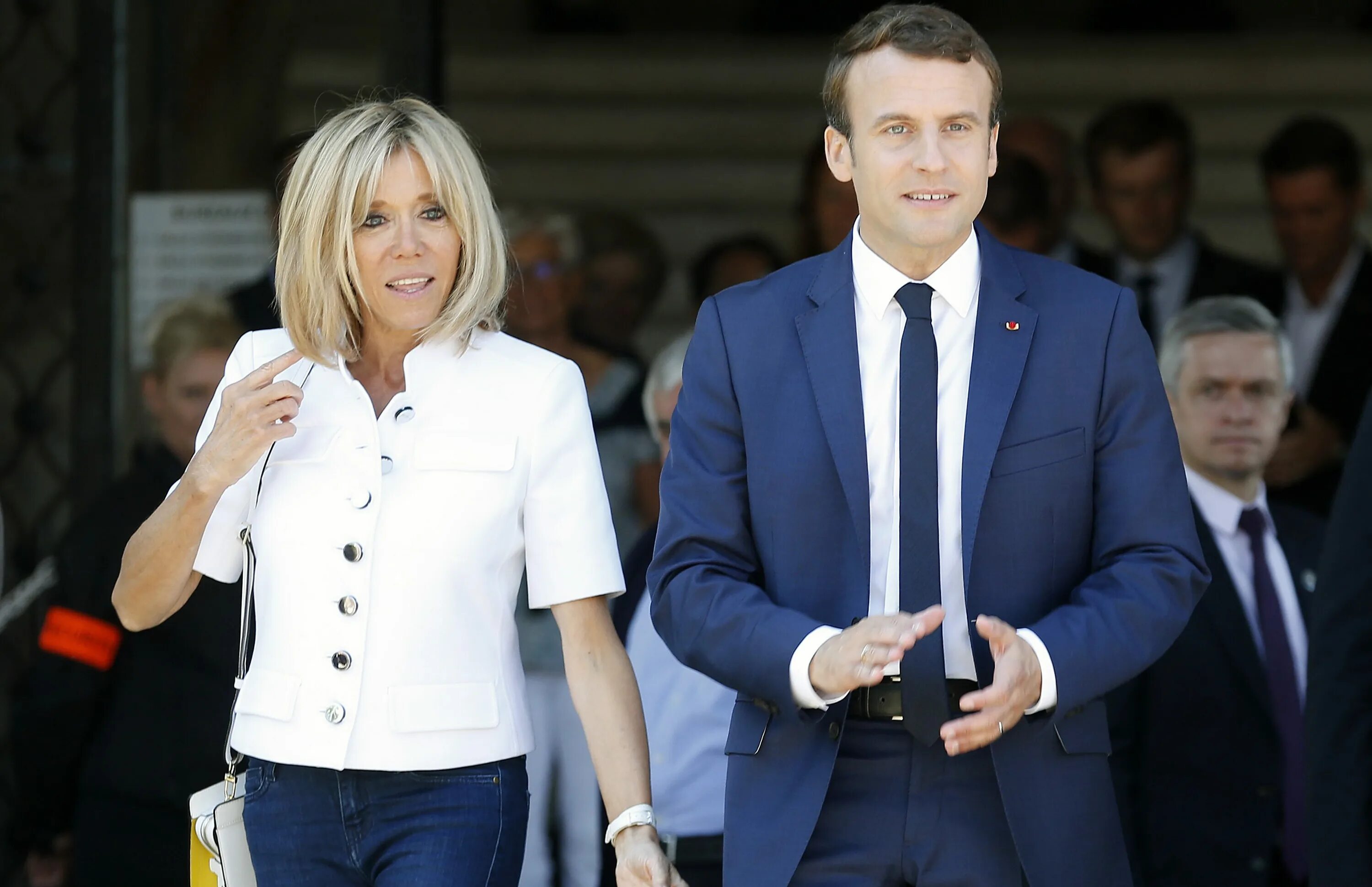 бриджит макрон в молодости. жена президента франции макрона в молодости. макрон в молодости. бриджит и эммануэль макрон в молодости. макрон и его жена в молодости фото.