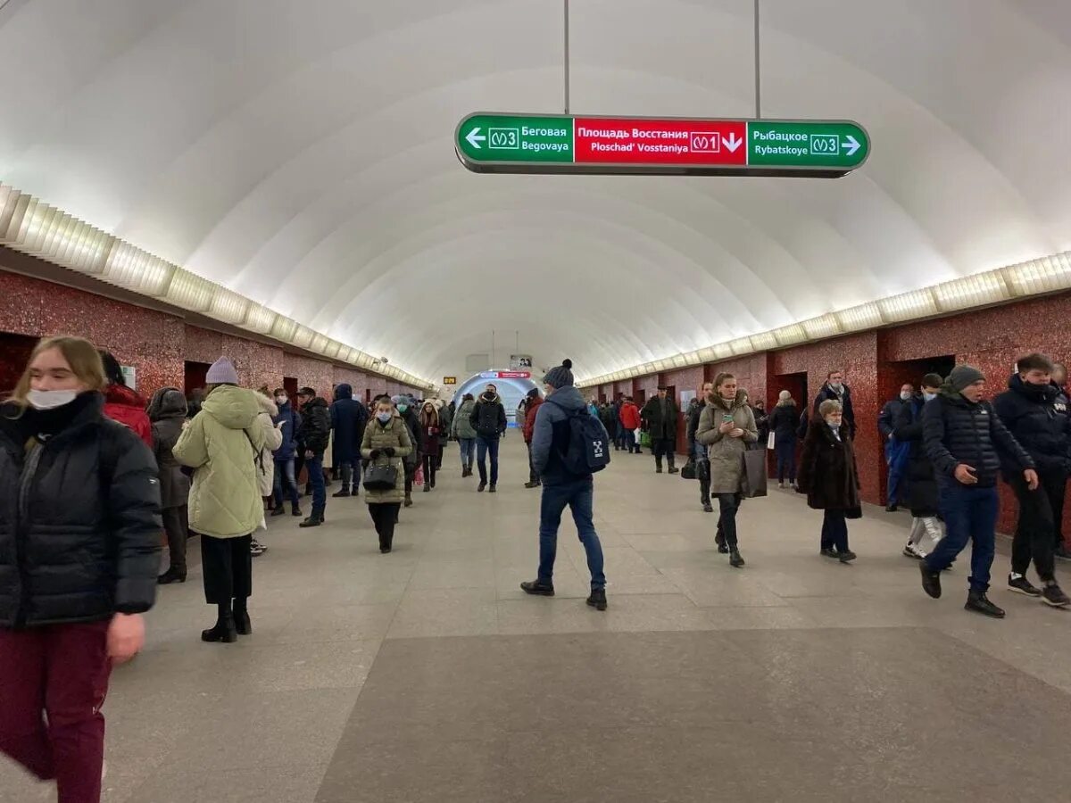 Режим работы станции метро площадь восстания. Станция метро площадь восстания санкт-петербург. метро площадь восстания санкт-петербург зеленая ветка. 3 зеленая ветка питер метро. станция метро площадь восстания.