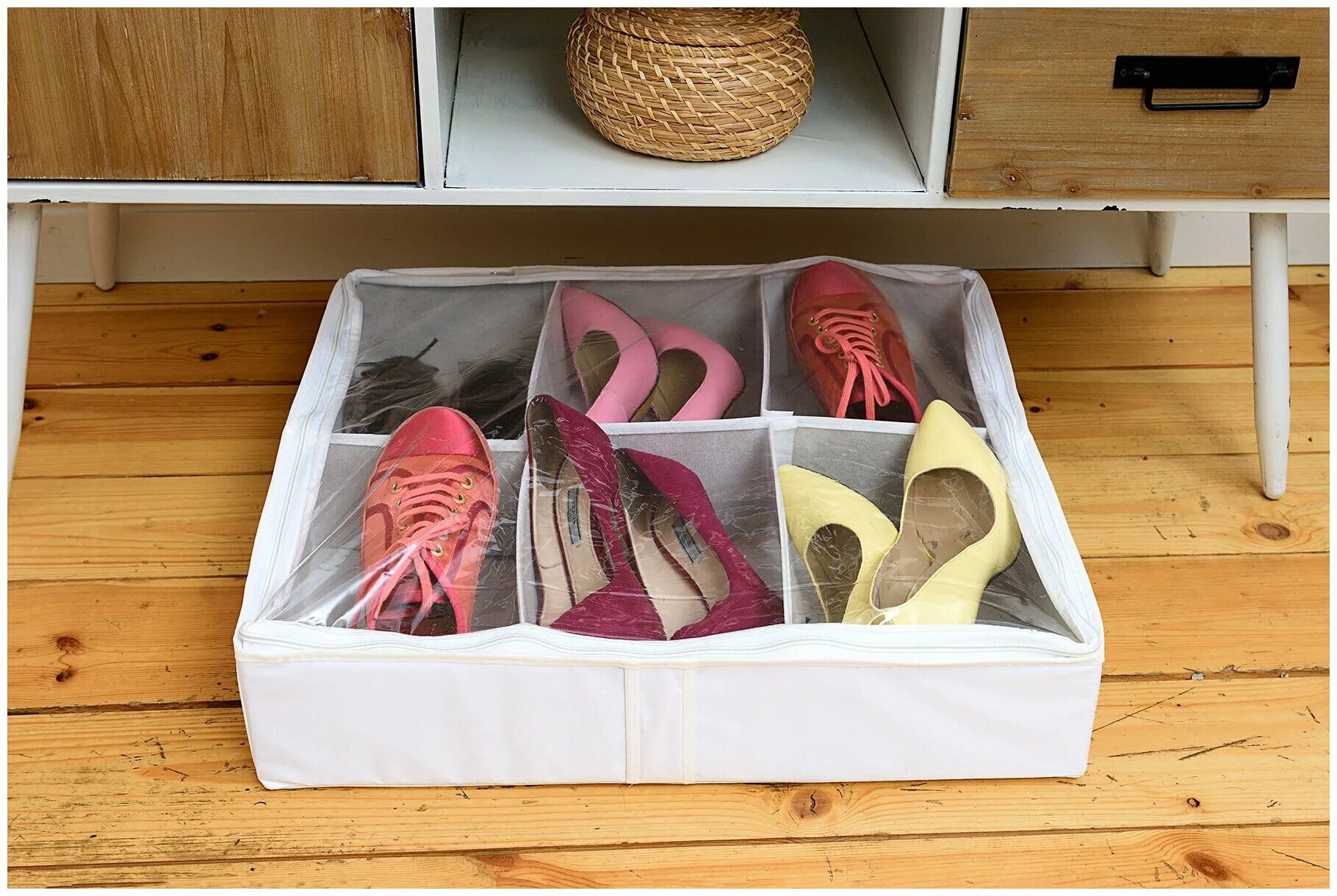 Контейнеры для хранения обуви в шкафу. Коробки для хранения обуви. Хранение обуви в гардеробной. Компактное хранение обуви. Можно ли хранить обувь зимой в.