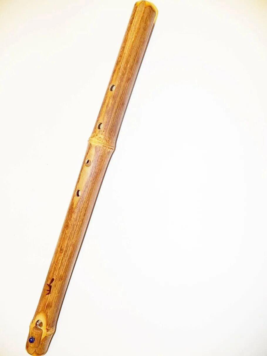 Индийский флейта музыка. Индийский музыкальный инструмент бансури. Бансури флейта. Музыкальные инструменты из бамбука. Бамбуковая флейта.