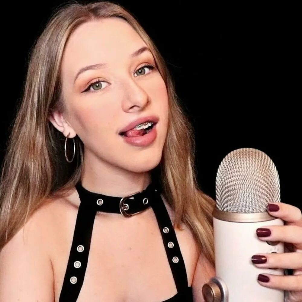 Asmr only fan. Yooya ASMR онлифанс. Diddly Alicia. Yooya ASMR Fansly. АСМР diddly.