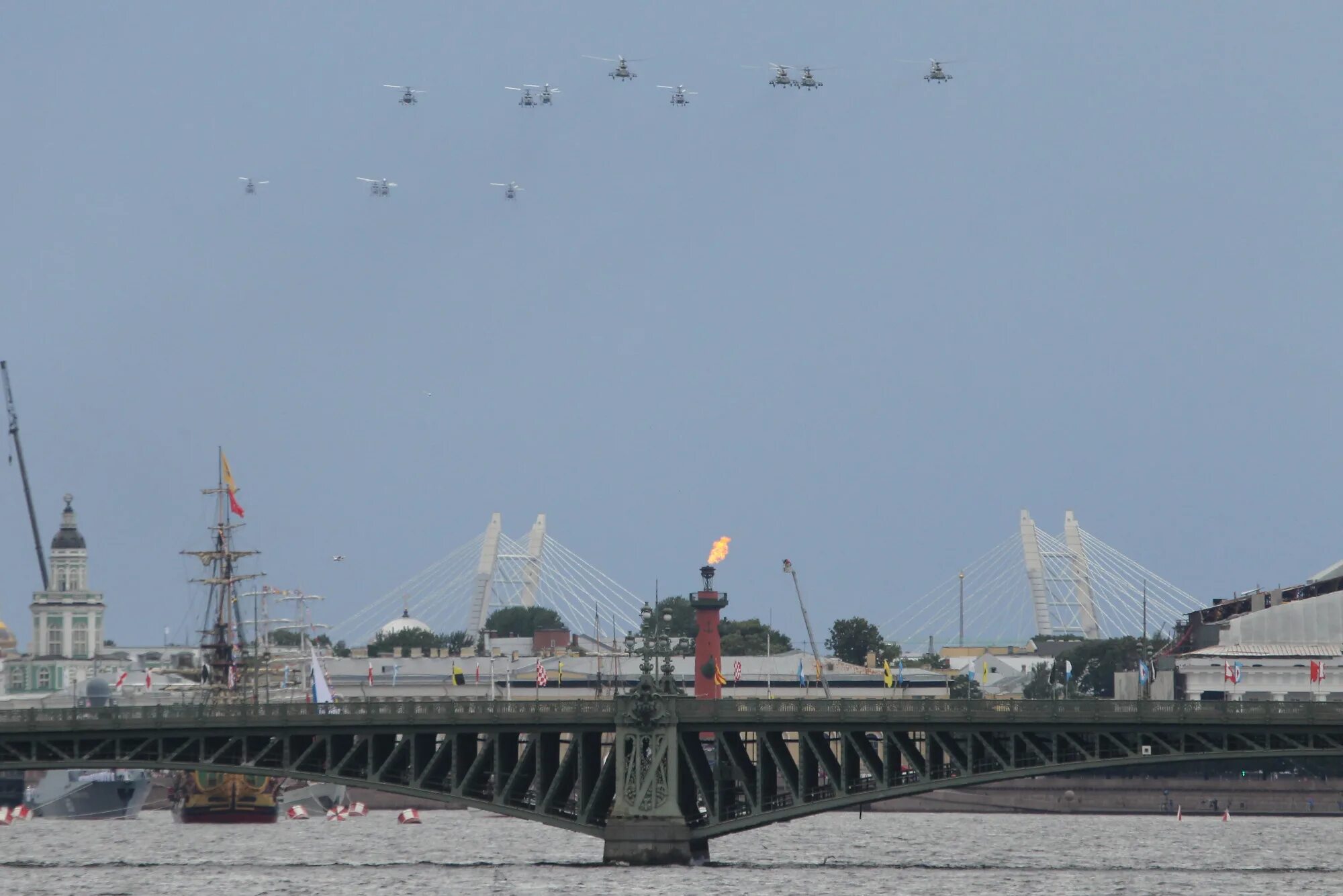 22 июня мост. Троицкий мост ВМФ. Открытие Троицкого моста в СПБ. Троицкий мост через Неву. Торжественная церемония Троицкого моста в СПБ.