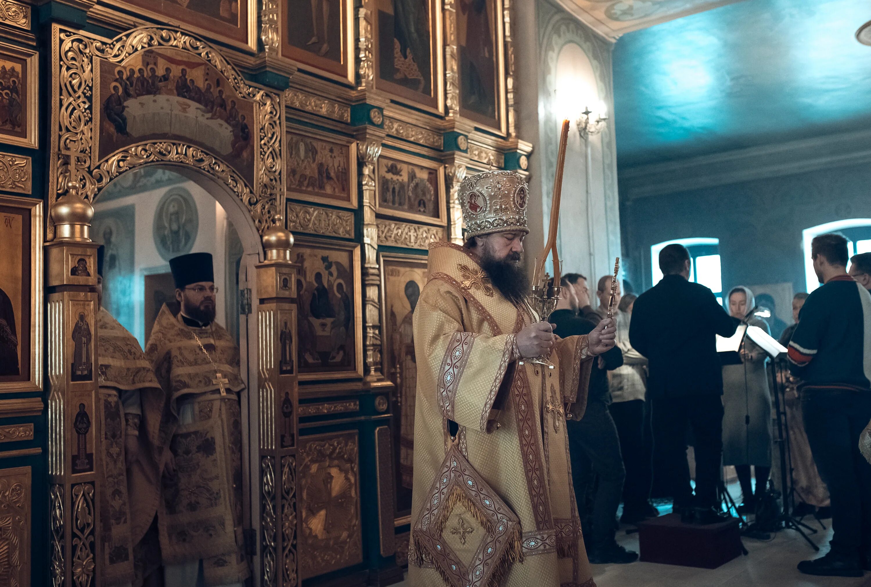 Что такое пост в христианстве. Богослужение в храме сейчас. Служба в церкви. Торжество Православия служба в храме. Богослужение в православном храме.