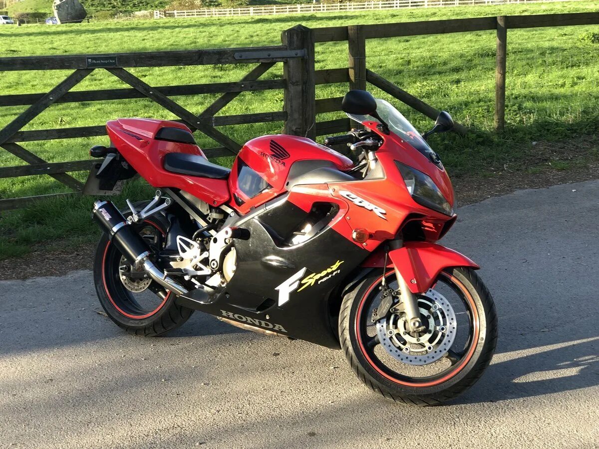 Honda cbr 600f. Cbr 600 f4. Honda honda cbr 600 f. хонда сбр 600 ф4 i. Honda f4 600.