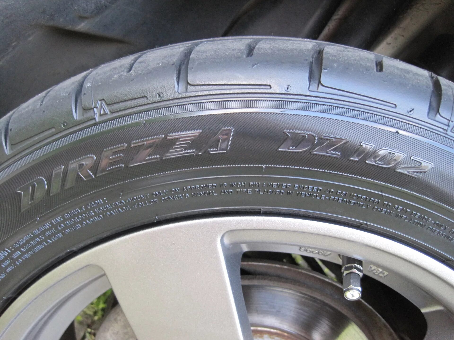 Резина dunlop direzza dz102. Резина Данлоп дирезза dz102 r16. Direzza dz102 205 55 16. Dunlop Direzza dz102 Treadwear. Dunlop Direzza 102 205 55 16.