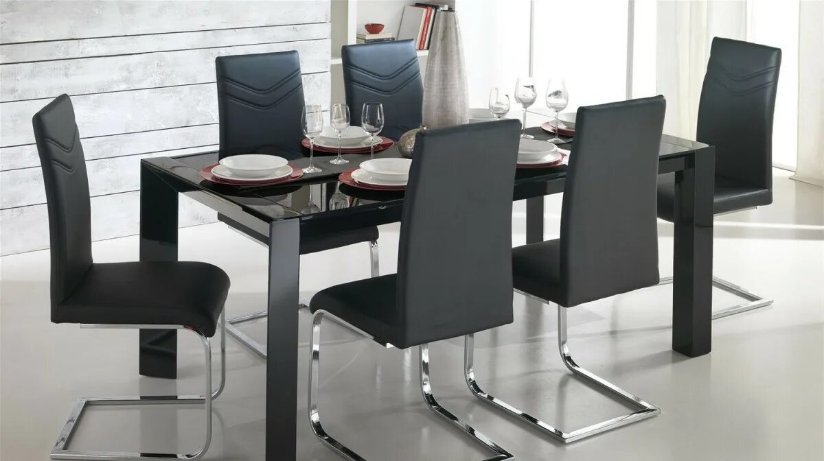 Сити стол и стулья. Кухонный стол Mertuno 110. Кухонный стол стильный. Стол и стулья для кухни хайтек. Черные стулья для кухни.