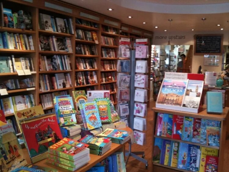 Книжный рынок маяк. Мой шоп магазин книжный. Bookshop. Книжный рынок в олимпийском. Магазин в эрмитаже санкт-петербурга.