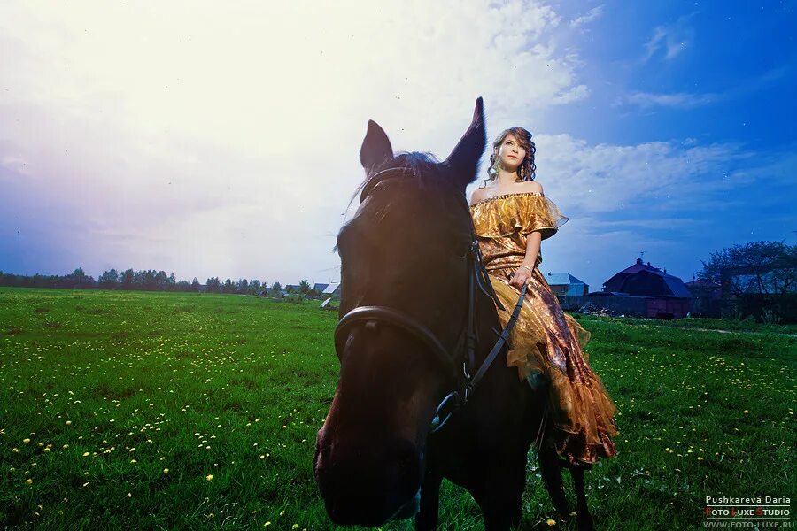 молодецки ехать верхом