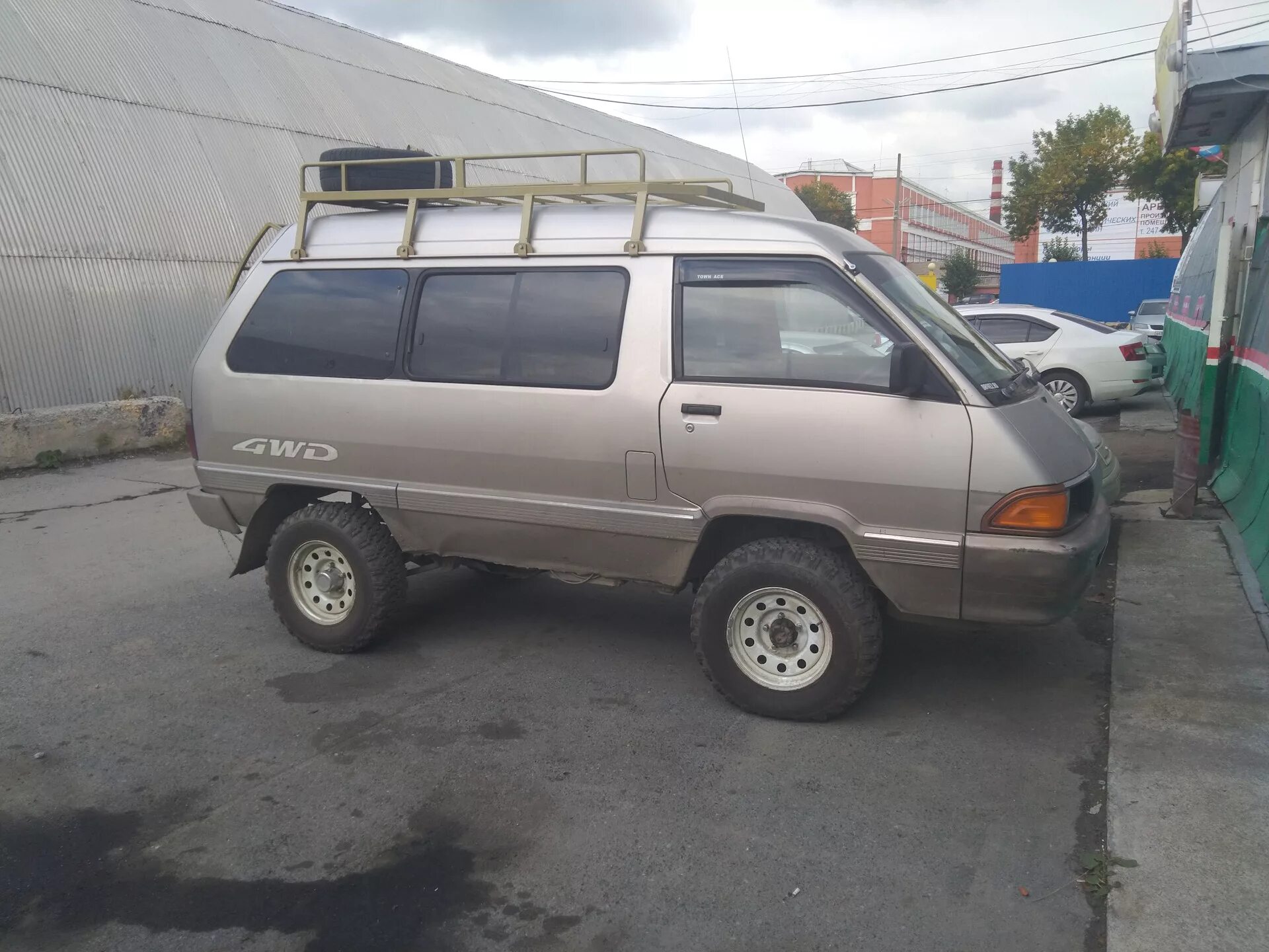 Таун айс чита. Toyota Town Ace 2. Toyota Town Ace 1990. Town Ace cr30. Toyota Town Ace 1992-1996.