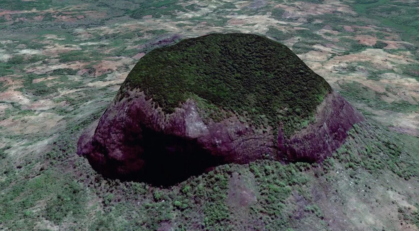 Дырка в стене. Гора лико в северном мозамбике африка. Hide hole. Смешные вывески на острове хонсю. Страшные находки в лесах.