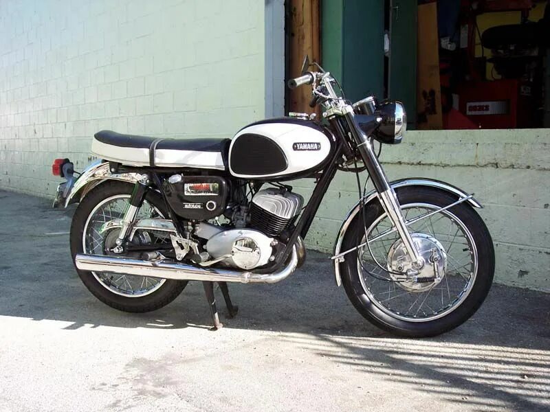 Yamaha yds-3. Ямаха 350 1972. Мотоцикл yamaha yds-2. Yamaha yds-3. Yamaha yds-2.
