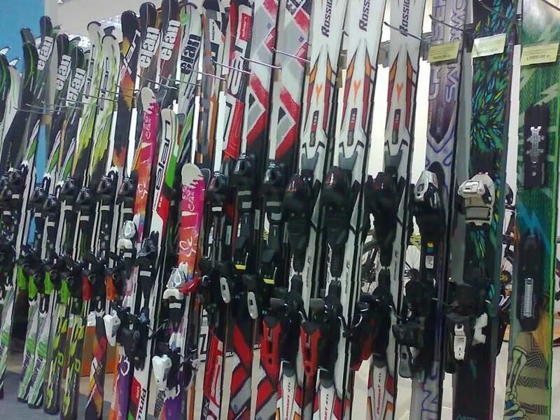 магазин горнолыжного снаряжения.