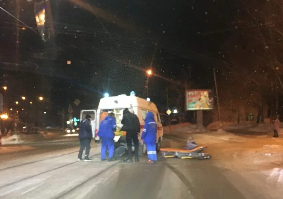 Наезд на пешехода зимой. 15.02.22 Ульяновск сбили человека. Авария на Брестской Ульяновск. 15.02.22 Ульяновск сбили человека Варейкиса.