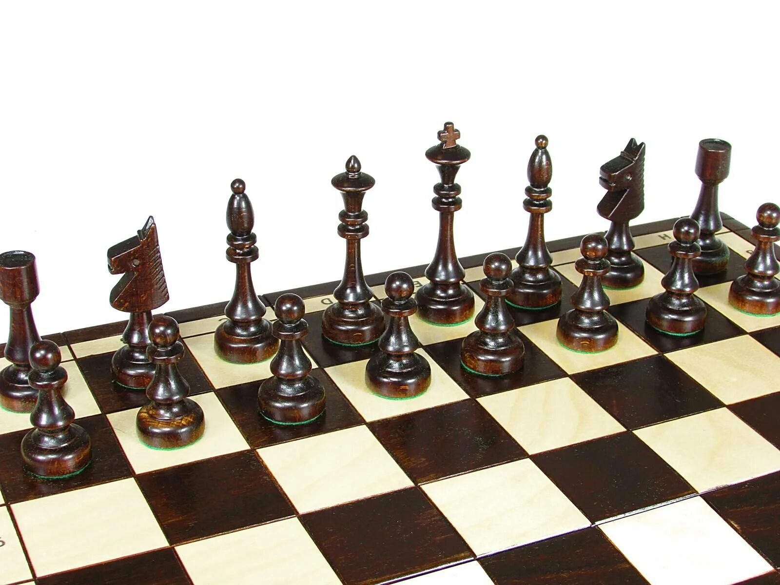 Шахматы фон. День защитника отечества шахматы. Шахматы сенатор польша. Шахматы на рабочий стол. Шахматный клуб.