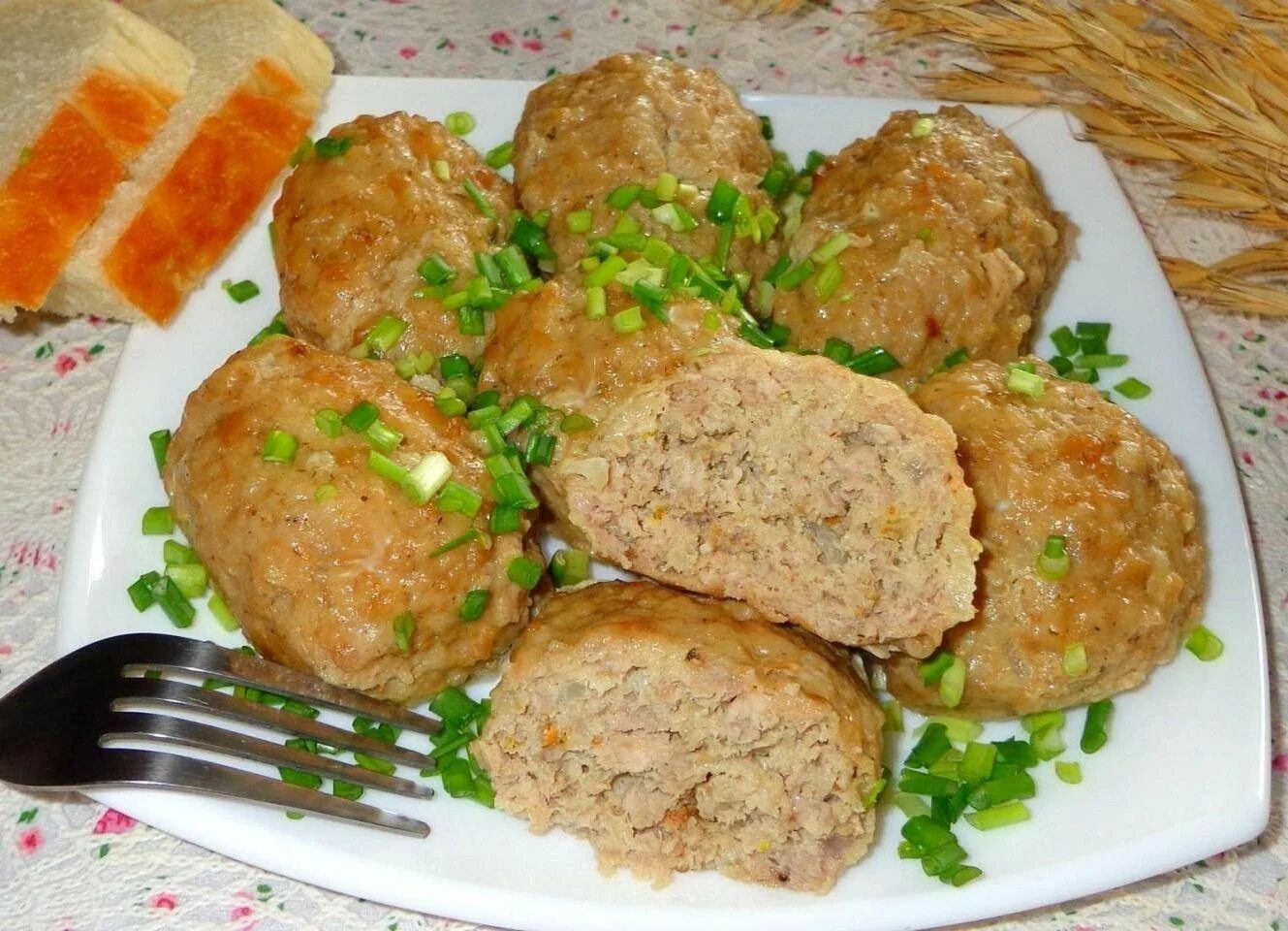 Котлеты из грудки на пару диетические. Биточки паровые. котлеты на пару. биточки мясные паровые. куриные биточки на пару.