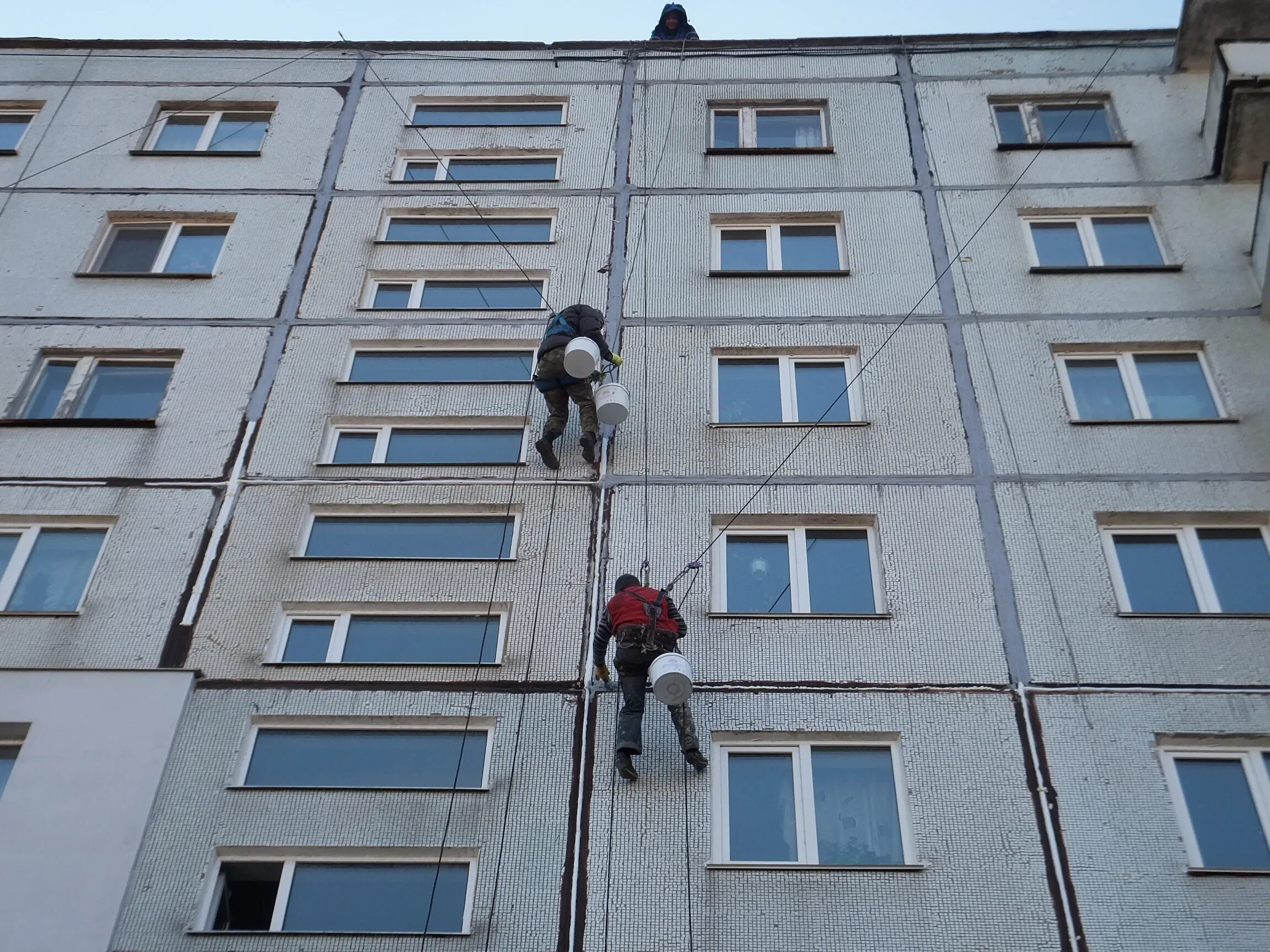 Ремонт швов в многоквартирном доме. Межпанельные швы. Шприцевание межпанельных швов. Ремонт швов в многоквартирном доме. Герметизация межпанельных швов.