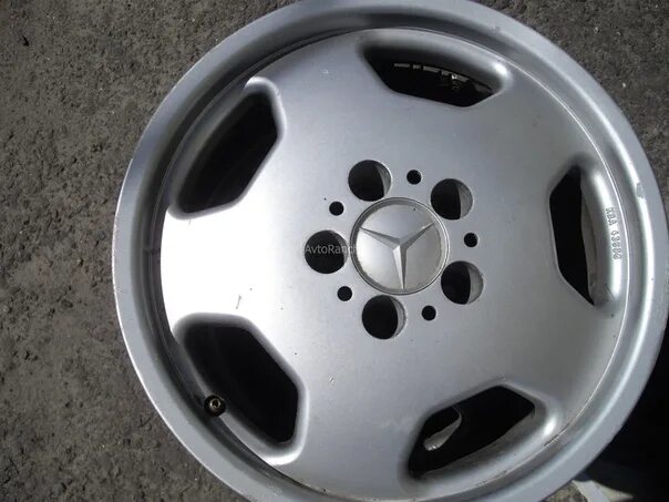 Колпаки оригинал r15 мерседес. Мерседес диски r16 штатные. Диски 15 мерседес. Диски 15 мерседес. Диски мерседес 124 оригинал.