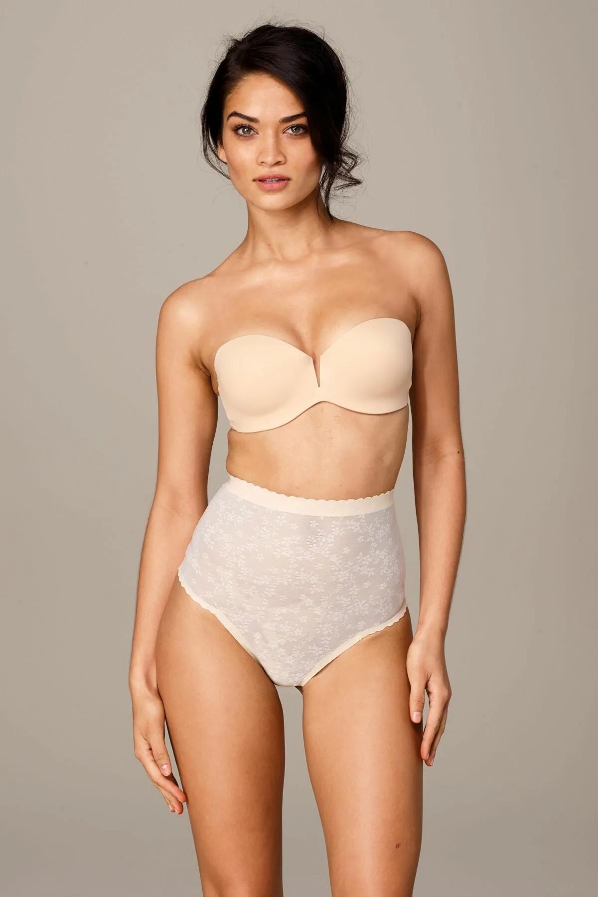 Shanina Shaik +18. Шанина Шейк бюст. Shanina Shaik lingerie. Shanina Shaik в Нижнем белье. Sheer lingerie