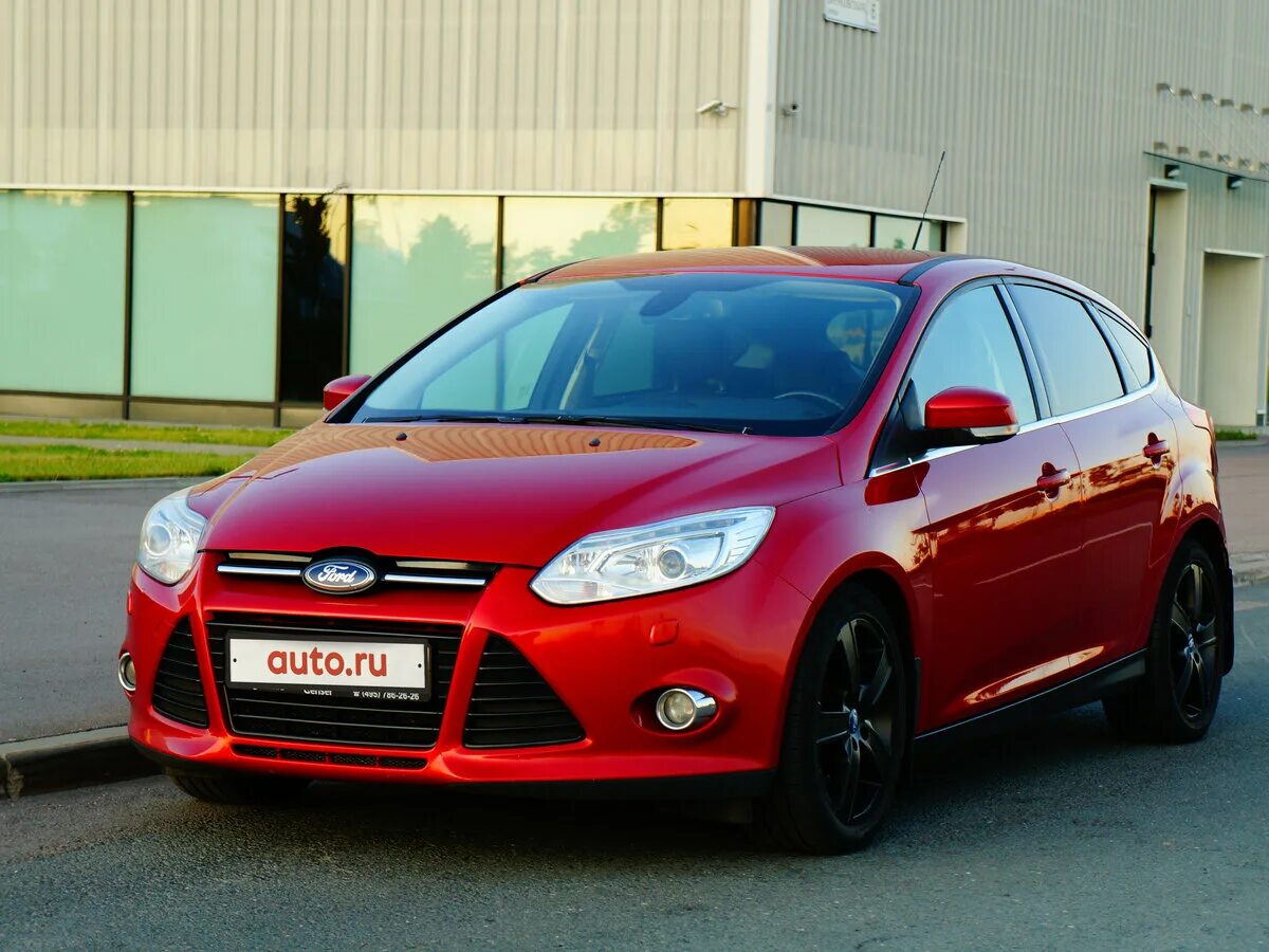 Форд фокус 3 красный. Форд фокус красный. Фокус 3 хэтчбек красный. Ford focus 3 седан. Форд фокус 2013 хэтчбек.