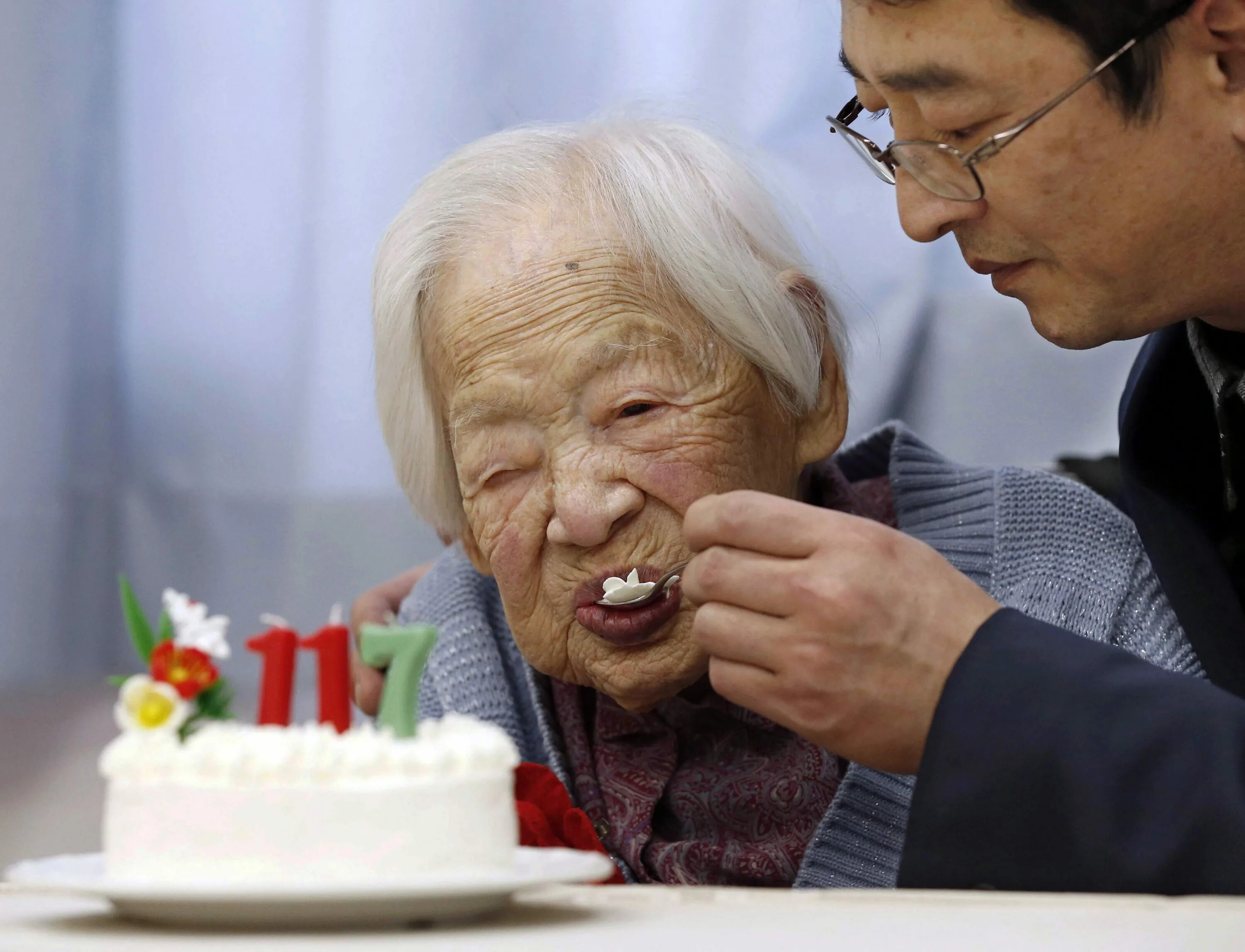 Долгожитель Наби Тадзима. Наби Тадзима японская долгожительница. Долгожитель Мисао Окава 117 лет.