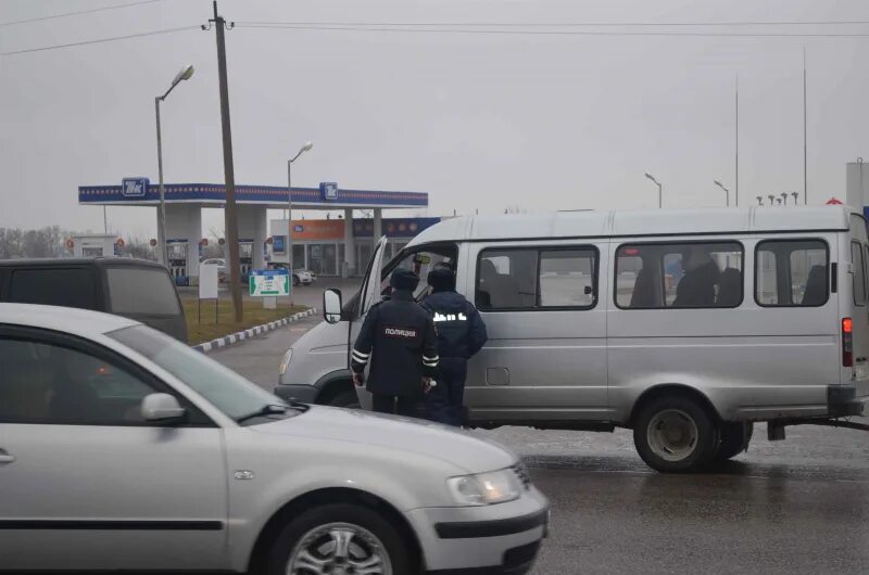 Приставы рыльск. ДПС рейд должников. ГАИ рейд должников. Судебные приставы Рыльск. Пост ГАИ Рыльск.