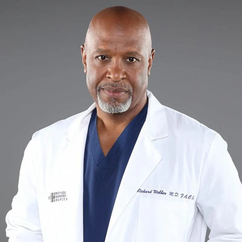 James Pickens Jr.. Негр в халате. Врач афроамериканец. Темнокожий врач. Чернокожий доктор