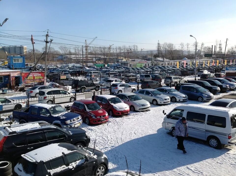 Купить авто город хабаровск. Авторынок. Авторынок на монтажной. Авторынок Хабаровск. Авторынок Хабаровск на монтажной.