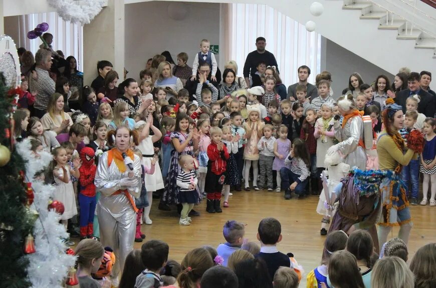 Музыкальная школа в королеве в новый год. Королев новогодние мероприятия. Королев новогодние мероприятия. Самая крупная детская елка. Королевский новый год.