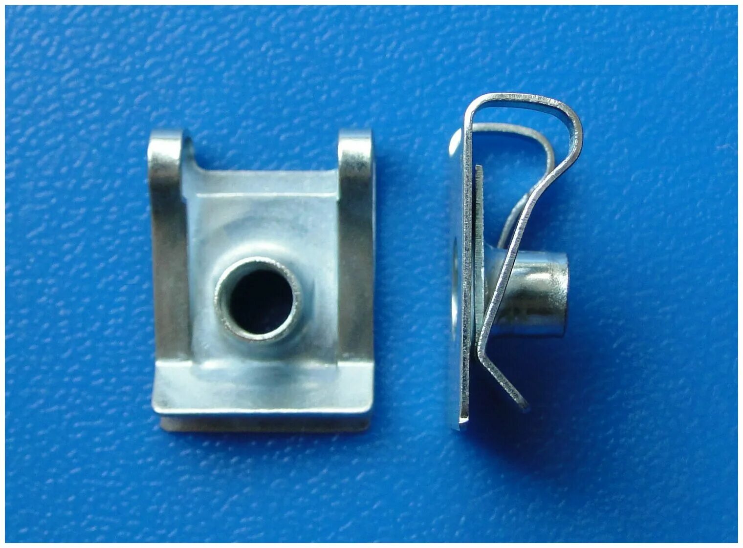 зажим под винт. клипсы (скобы) u603. колодка клеммная 10 мм². зажим под винт. скоба под болт м6 masuma.