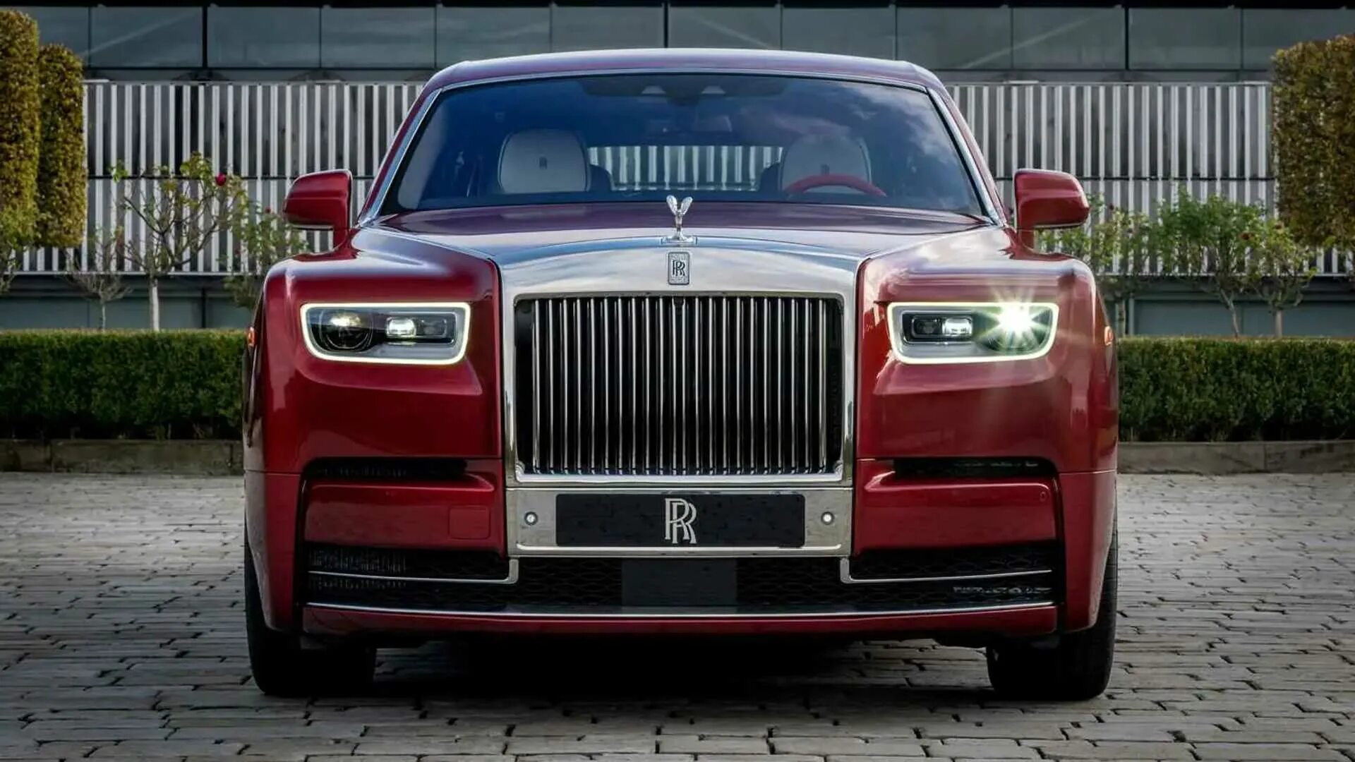 Авто роллс. Роллс Ройс Фантом. Автомобиль Роллс Ройс Фантом. Rolls Royce Phantom 2019. Роллс Ройс Фантом 2020.