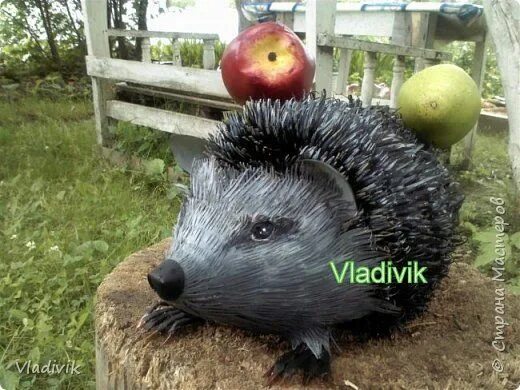 Еж из бутылки. Ежик из бутылки. ежик из пластиковых вилок. ёжик из монтажной пены. ёжик из бутылки своими руками.