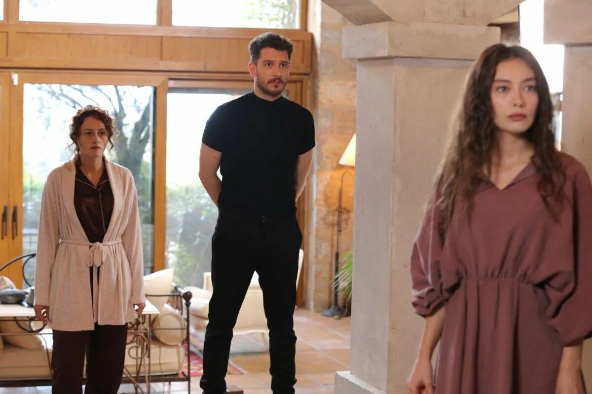 имена дочь посла. санджар дочь посла. дочь посла турецкий сериал мелек. Sefirin kizi турецкий.