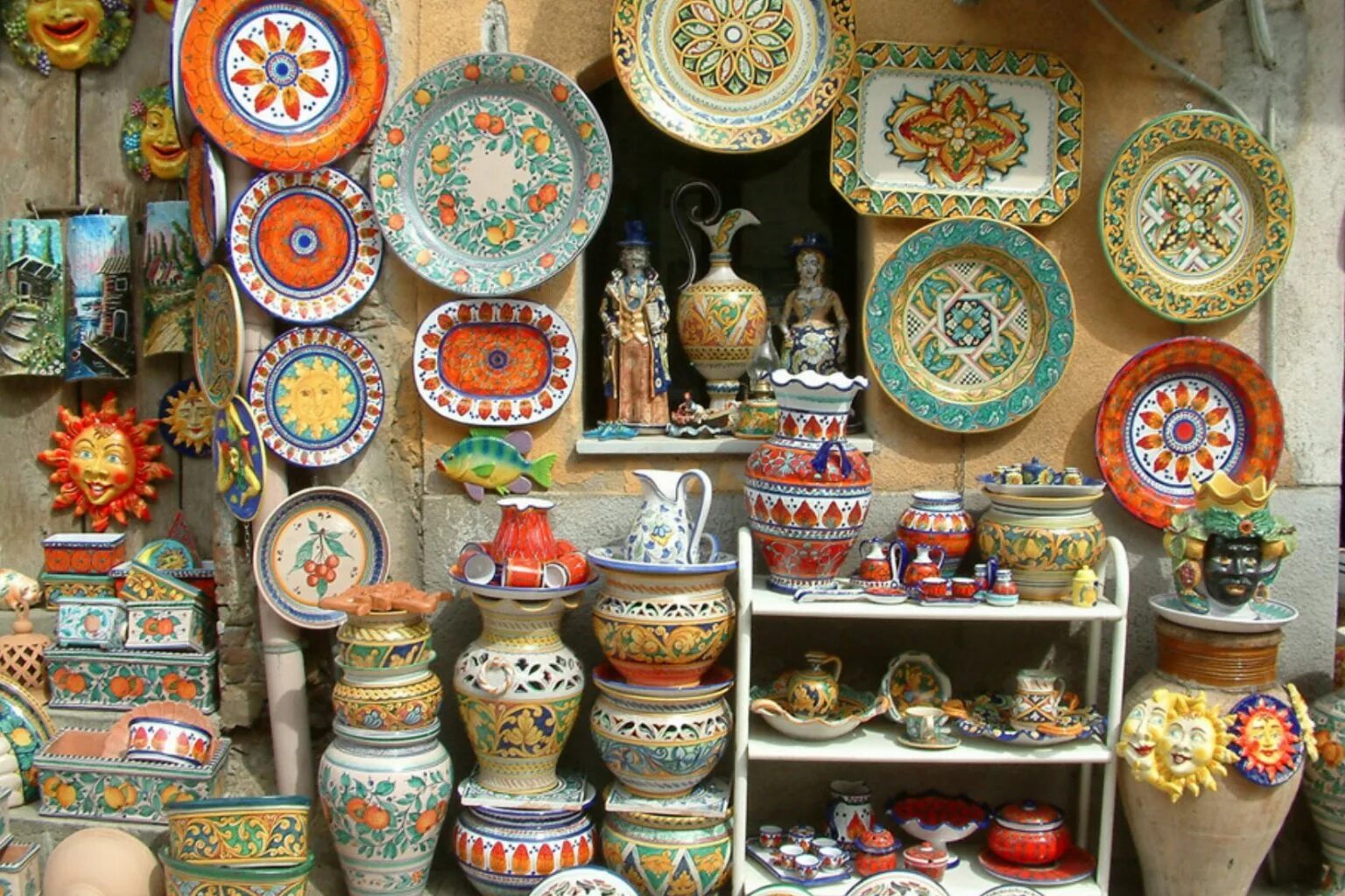гончарное искусство узбекистан. мебельный цех в италии. итальянские ремеслах. равелло керамика. керамика италия.