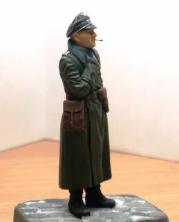 Офицер в шинели