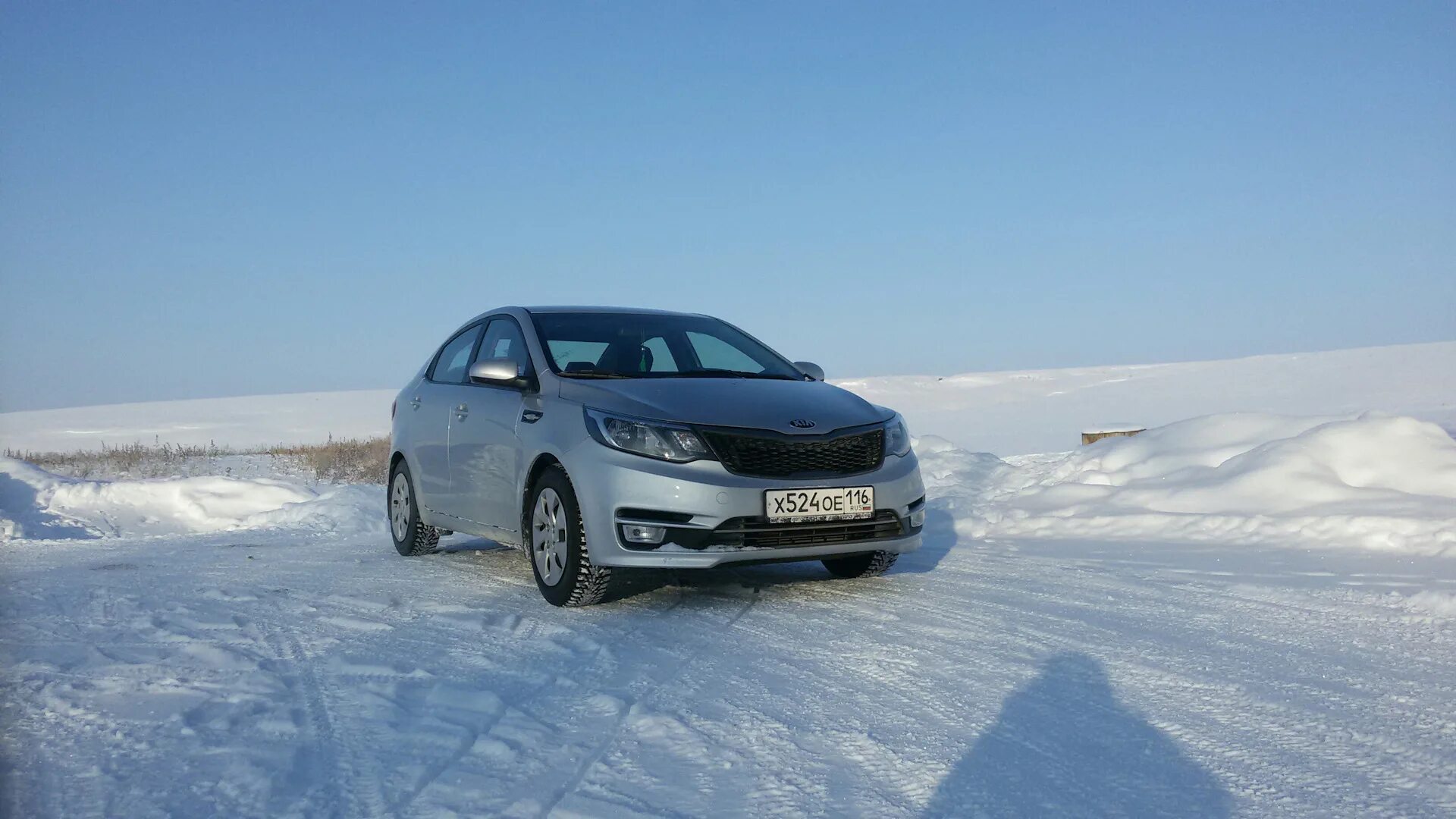 Киа рио 3 на холодную. Киа Рио 2014 зимой. Kia Rio 2014 серый зима. Зимой на Киа Рио 2013. Kia Rio 2018 зимой.