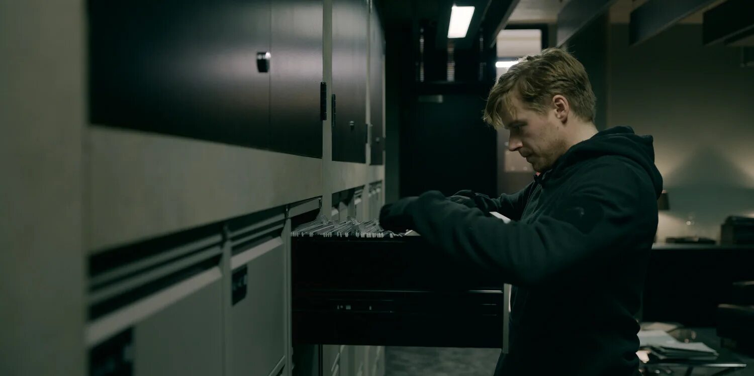 Медленные лошади сериал постер. Медленные лошади 3 выход серий. Медленные лошади 3 выход серий. Медленные лошади 3 выход серий. Оливия кук медленные лошади.