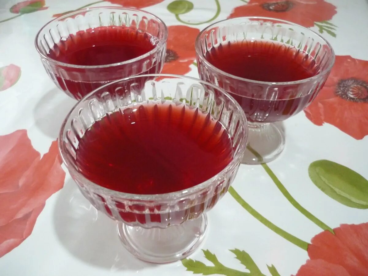 Желатин с соком. Фруктовое желе. Апельсиновое желе. Сок с желе. Сок с желатином рецепт.