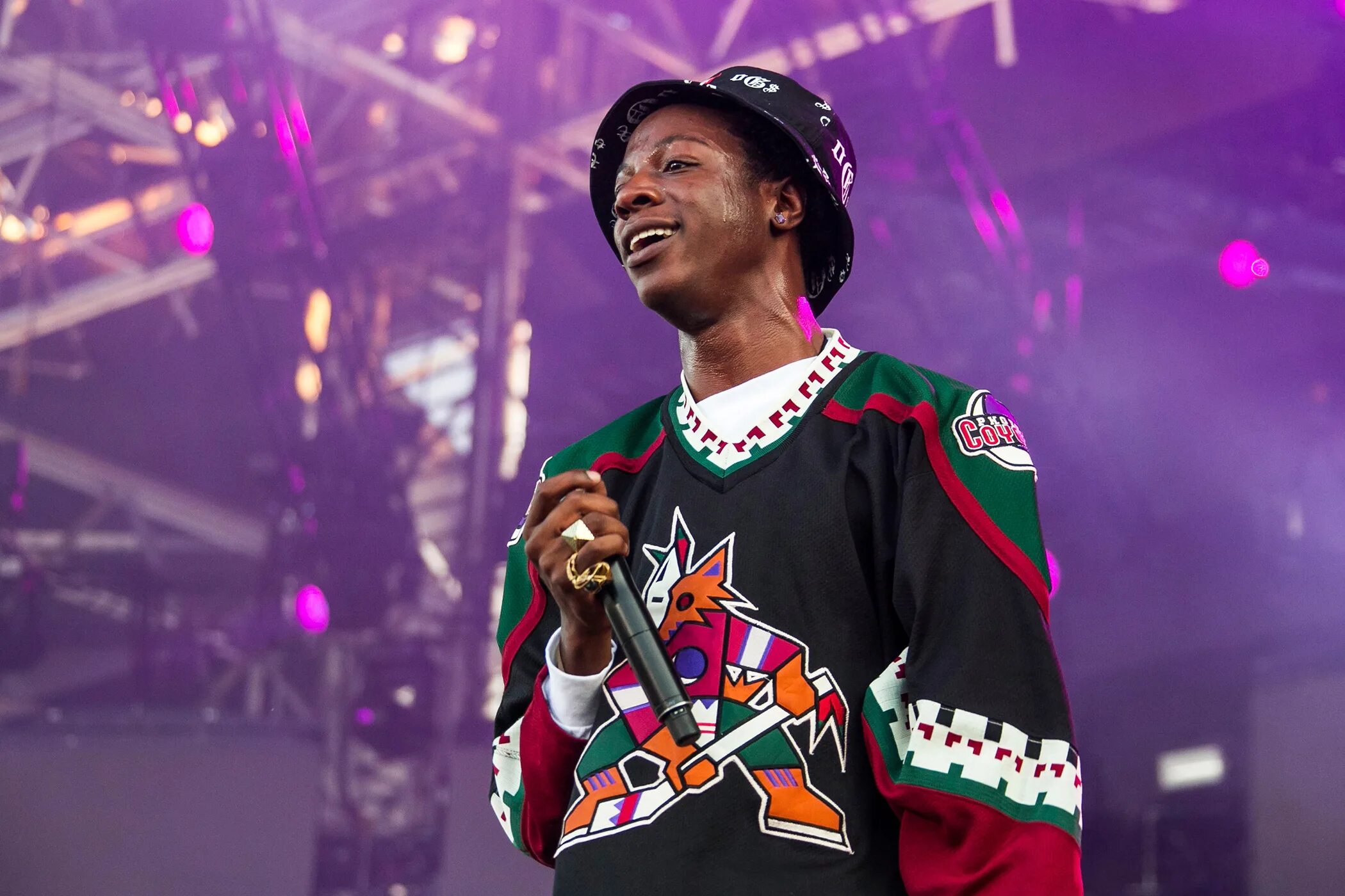 Joey bada. Joey badass mr robot. joey bada$$ рэпер. joey bada$$ type beat.