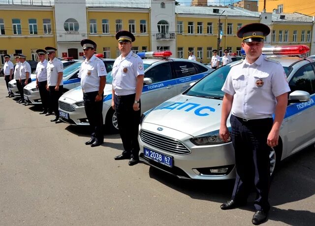 Сайт гибдд ставрополь. ДПС Смоленск. Спецрота ДПС ГИБДД Ставрополь. Сотрудники ГИБДД Смоленска. Смоленские полицейские машины.