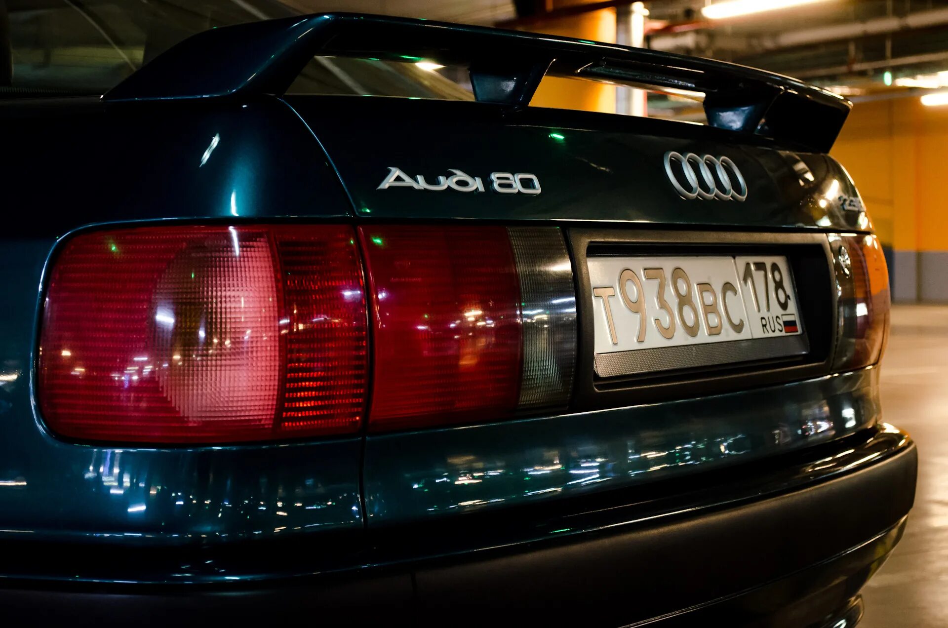 3. Ауди 80 зеленая. Audi 80 и девушка. Ауди 80 абт. Audi 80 coupe stance.