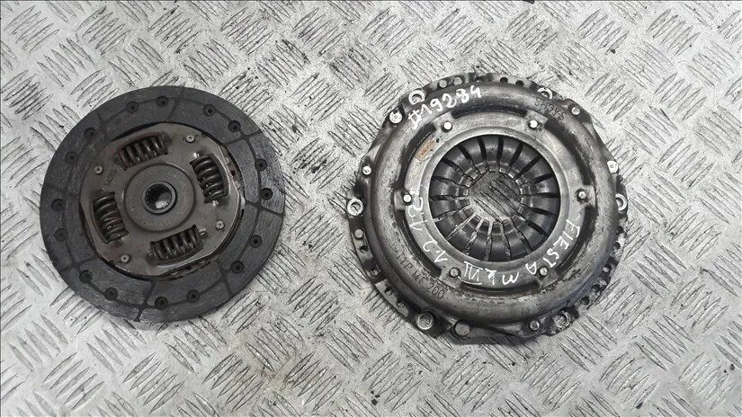 Диск сцепления форд фиеста. Valeo fd33. Clk017 valeo. Диск сцепления форд фиеста. Сцепление на форд куга 1.