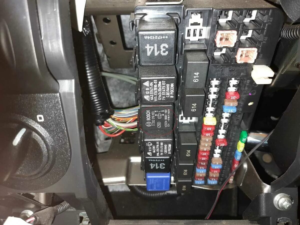 Ваз 21214 схема включения вентиляторов охлаждения. Радиатор 2110 и нива вентилятор. Реле вентилятора охлаждения двигателя гранта. Электровентилятор ваз приора. Реле включения вентилятора охлаждения гранта 2016 года.