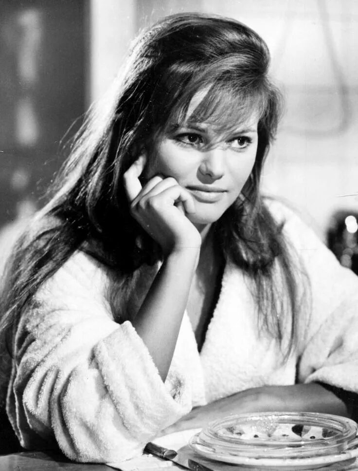 Клаудио кардинале. Клаудиа кардинале в молодости. Клаудиа кардинале. Клаудио кардинале. Клаудия кардинале.