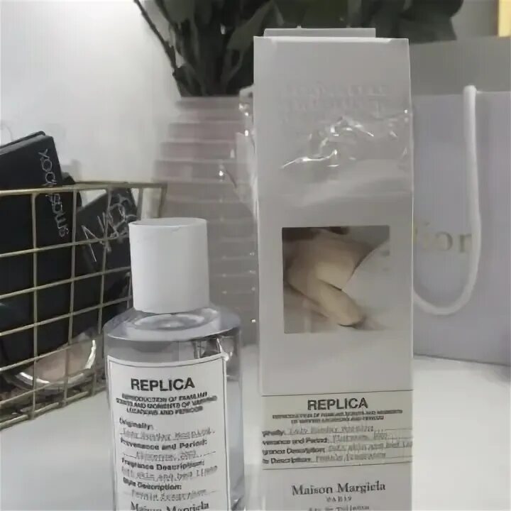 Maison Martin Margiela's Lazy Sunday morning. Реплика утро духи Воскресное. Рив Гош Maison Margiela Replica ленивое утро. Maison Margiela Replica Lazy Sunday morning Eau de Toilette реклама. Lazy replica